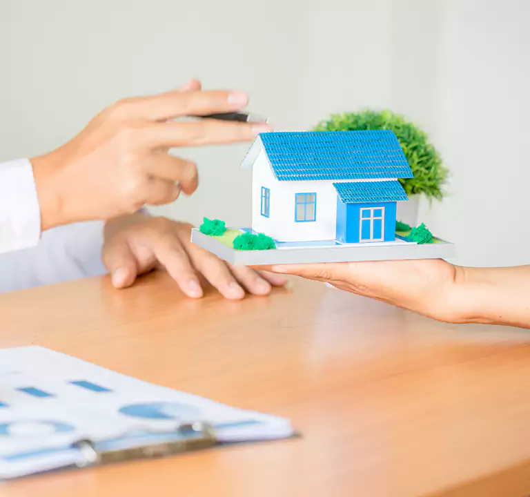 Why Choose Us to Sell a House with a Reverse Mortgage in Bay Shore, NY?